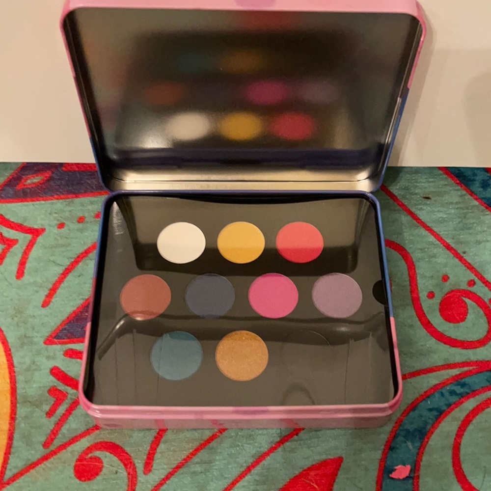 Land of Lollies Eye Shadow Pallette
